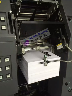 1.45±0.05g/Cm3 ความหนาแน่น HP Indigo การพิมพ์ดิจิตอลด้านเดียว PVC Sheet สําหรับการแก้ไขการ์ดพลาสติก