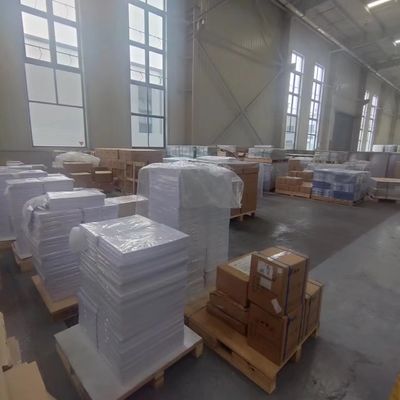 ช่วงความหนา 0.12-0.76 มิลลิเมตร PVC Core Sheet Offset Printing บนพลาสติกสําหรับการผลิตเครื่องพิมพ์ออฟเซ็ตทั้งชุด