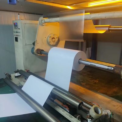 ช่วงความหนา 0.12-0.76 มิลลิเมตร PVC Core Sheet Offset Printing บนพลาสติกสําหรับการผลิตเครื่องพิมพ์ออฟเซ็ตทั้งชุด