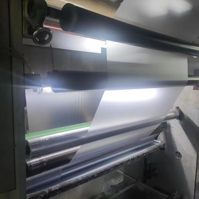 ช่วงความหนา 0.12-0.76 มิลลิเมตร PVC Core Sheet Offset Printing บนพลาสติกสําหรับการผลิตเครื่องพิมพ์ออฟเซ็ตทั้งชุด