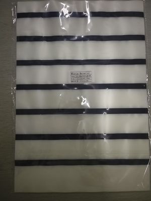 0.04-0.10 มม ความหนา แผ่นแม่เหล็กโปร่งเคลือบกับเคลือบเค็มสําหรับบัตร HICO / LOCO