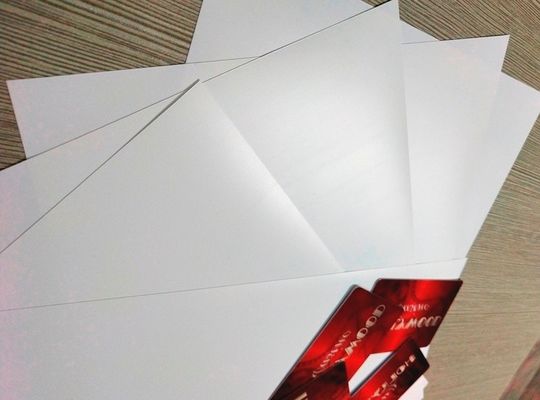 แผ่นแกน PETG สีขาวพลาสติกสำหรับการผลิตตัว PETG สมาร์ทการ์ด