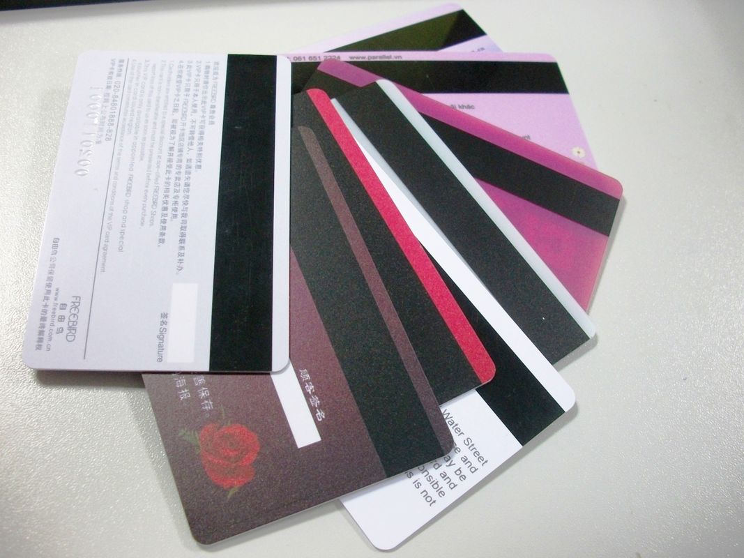 Rpvc ผิวเคลือบ 0.06 มม HICO / LOCO Strips บัตรฟิล์ม สายแม่เหล็กสําหรับบัตรความซื่อสัตย์