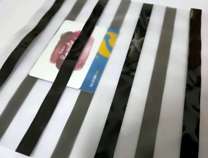 บัตรพีวีซี 0.04 มม. A4 A3 ขนาดแถบแม่เหล็กเคลือบฟิล์มซ้อนทับ